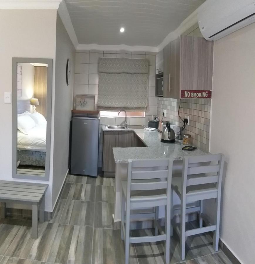 Апартаменты Schnehage Self Catering Блумфонтейн Экстерьер фото